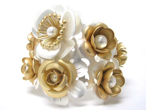 Pearl beads and metal flower cuff bangle