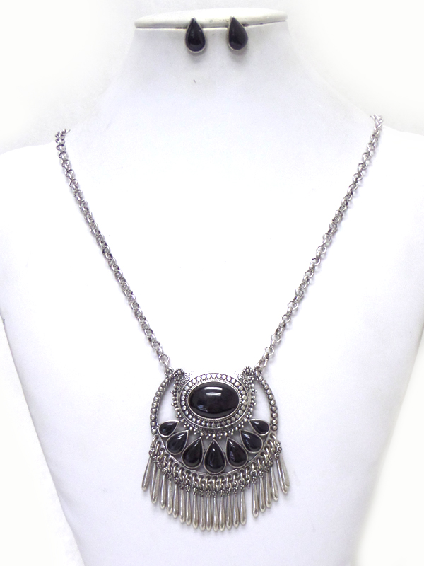 Burnish silver flower with crystal drop necklace set