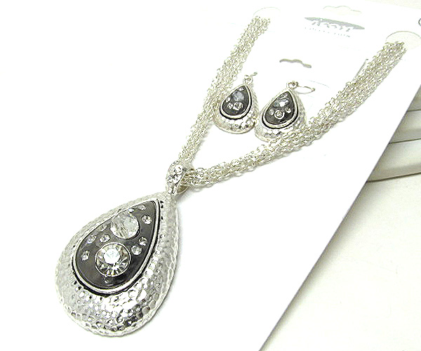 Multi crystal metal hammered texture teardrop and multi chain necklace earring set