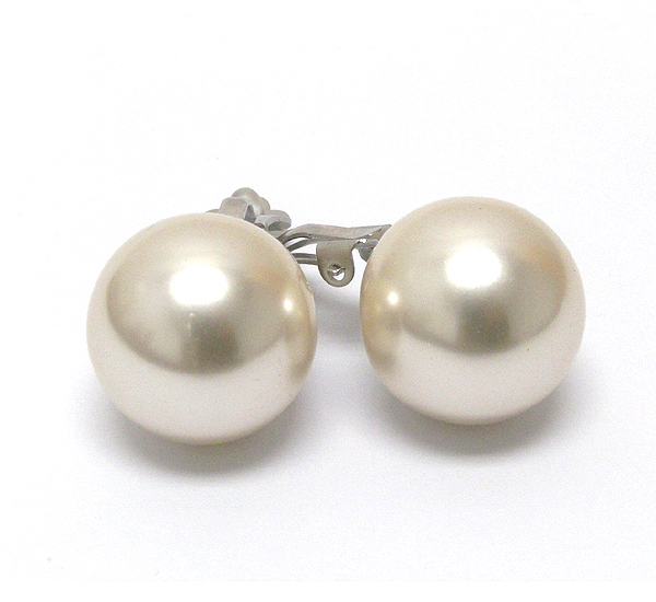 Large pearl clip on earring