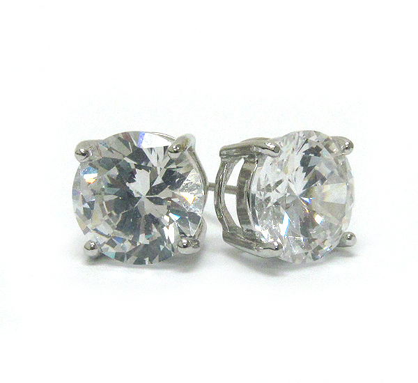 Simple cubic zirconia stud earring