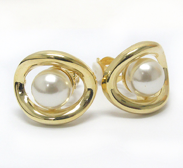 Pearl and oval ring clip on earring