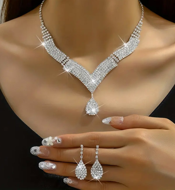 Glamorous teardrop crystal necklace and earrings jewelry set party set