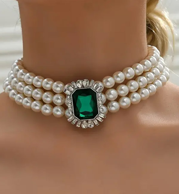 Four-strand pearl choker with large emerald look pendant party set