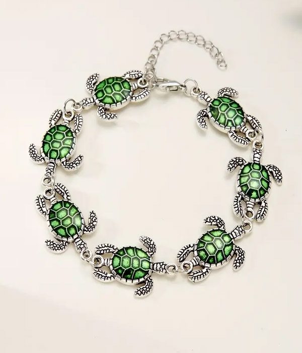 Turtle link bracelet