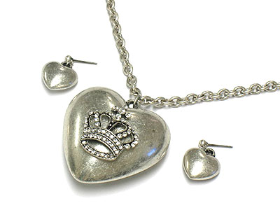 Crystal crown on puff belly heart necklace set