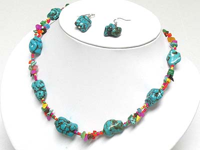 Turquoise stone and seed beads neckalce and earring set