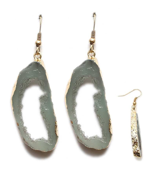 Natural shape side gold plated druzy earring