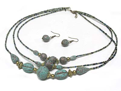 Natural look bead necklace and earring set 