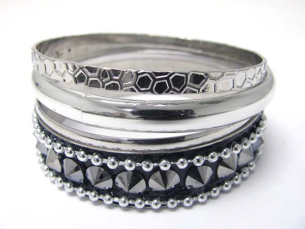 Multi mixed metal bangle set