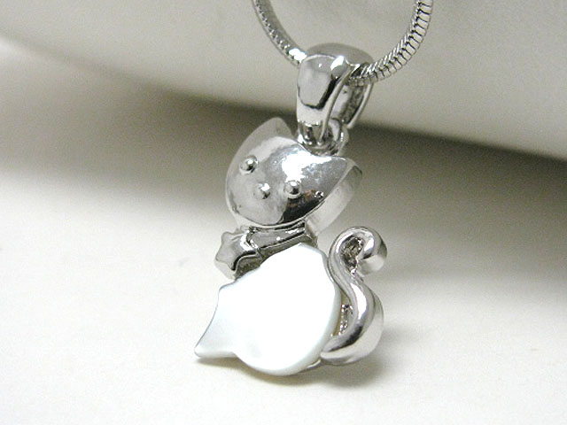 Made in korea whitegold plating mother of pearl cat pendant necklace