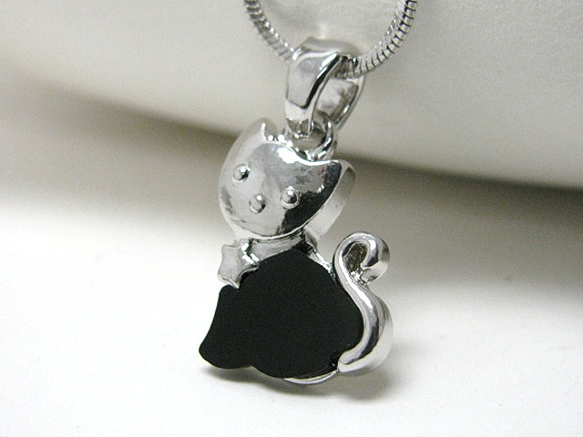 Made in korea whitegold plating mother of pearl cat pendant necklace