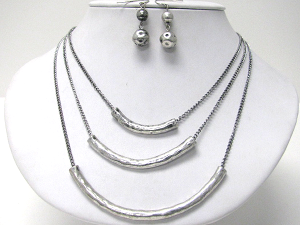 Triple metal hose and chain necklace earring set