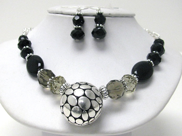 Designer pattern metal ball and bead link necklace earring set