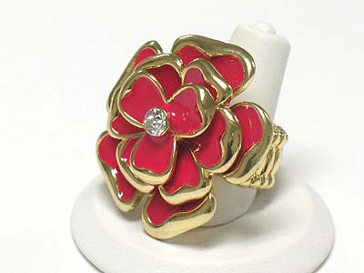 Crystal and epoxy metal flower stretch ring