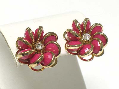 Crystal and glass flower earring