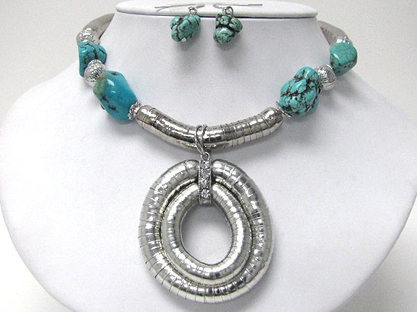 Snake chain link round pendant and turquoise chain necklace earring set