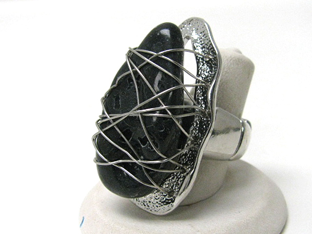 Agate stone metal wired stretch ring