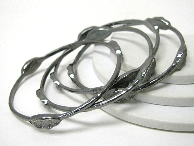 Hammered metal stackable bangle set of 3