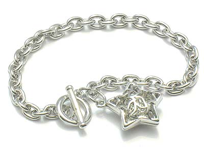 Crystal inside deco casting star charm toggle bracelet 