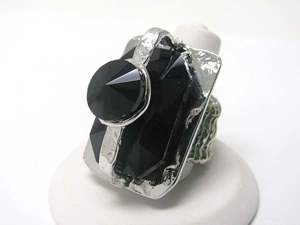 Large crystal and rectangle metal deco stretch ring