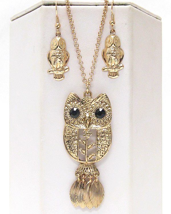 Crystal eyed and textured metal body owl necklace earring set