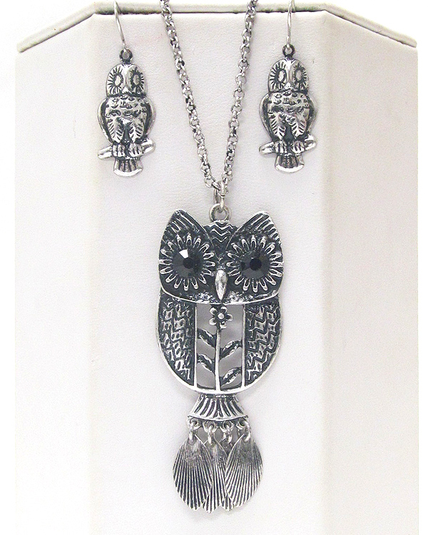 Crystal eyed and textured metal body owl necklace earring set