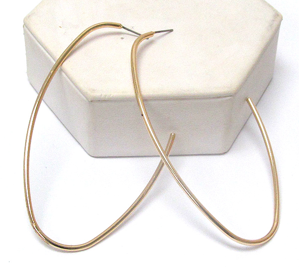 Oval shape wire hoop earring - hoops