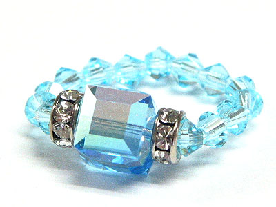 Genuine crystal cube stretch ring