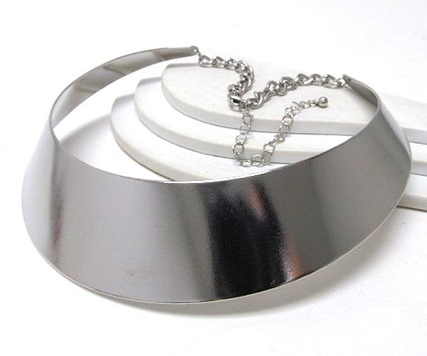 Architectural wide metal fashion choker 