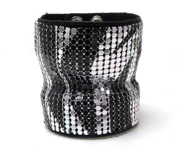 Animal print colored metal mesh on fashion leather bracelet button