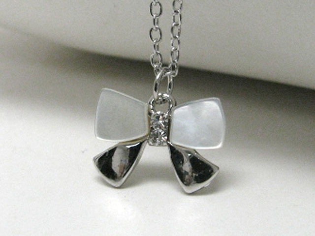 Made in korea whitegold plating crystal and mother of pearl ribbon pendant necklace