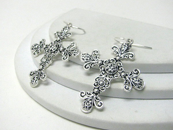 Metal filigree cross earring