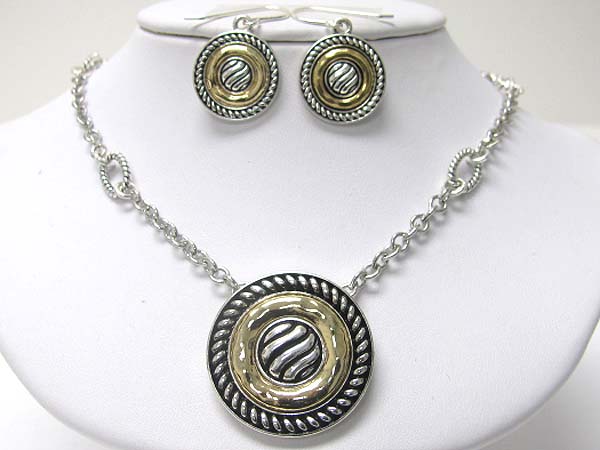 Textured metal round pendant chain necklace earring set