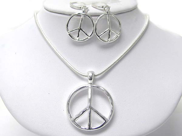 Metal peace mark pendant and cord neckalce erring set