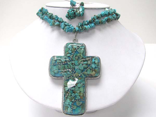 Multi strand mixed natural chip stone large cross pendant necklace set?