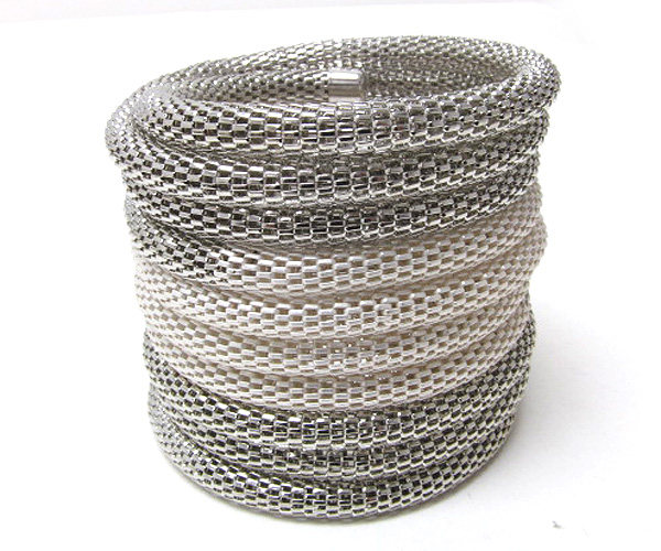 Metal fashion coiled tub wire bracelet