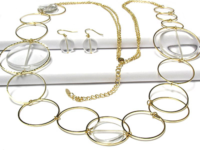 Circular metal link with clear acrylic disk necklace set - nude fashion trend