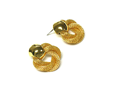 Twisted meshed chain stud earring