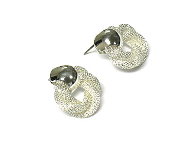 Twisted meshed chain stud earring