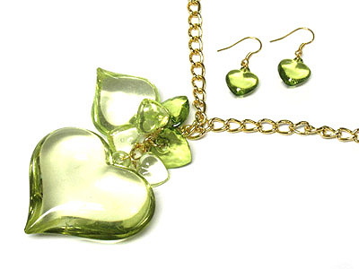 Acrylic puff belly heart with multi size acrylic heart necklace set