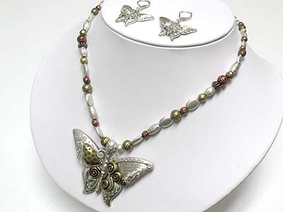 Tri tone metal butterfly peandant necklace and earring set