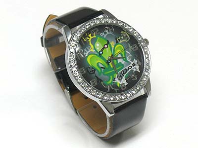 Tattoo background crystal round face watch