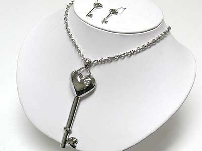 Sole crystal stud large key pendant necklace and earring set