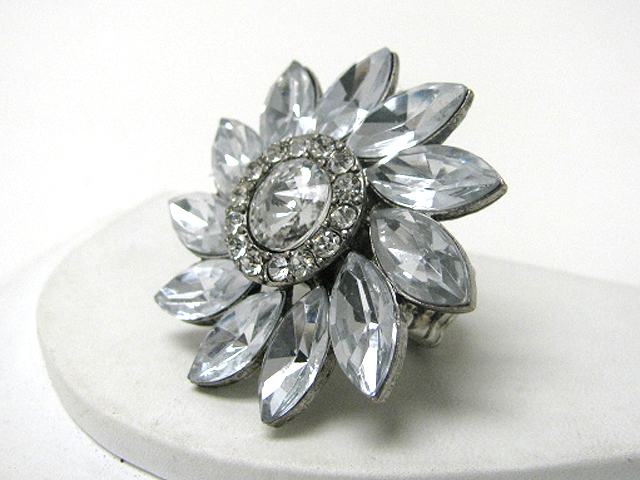 Crystal and glass flower stretch ring