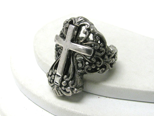 Metal cross stretch ring