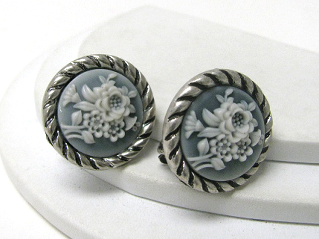 Retro vintage flower art work earring