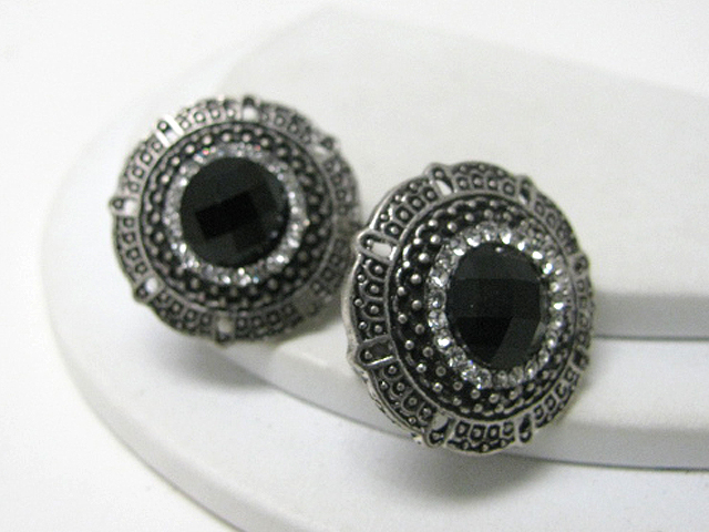 Retro vintage facet glass stone and metal filigree round earring