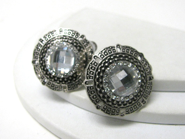 Retro vintage facet glass stone and metal filigree round earring