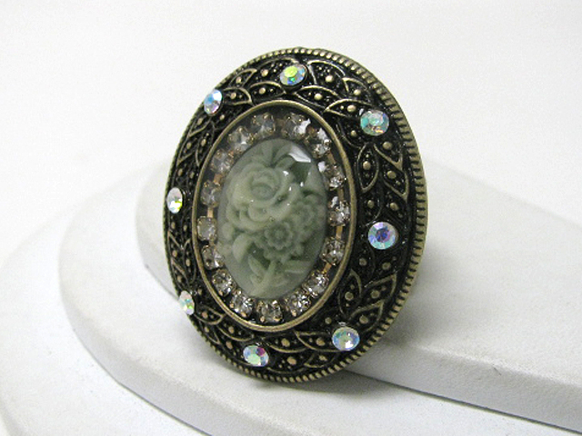 Retro vintage crystal and flower cameo oval stretch ring